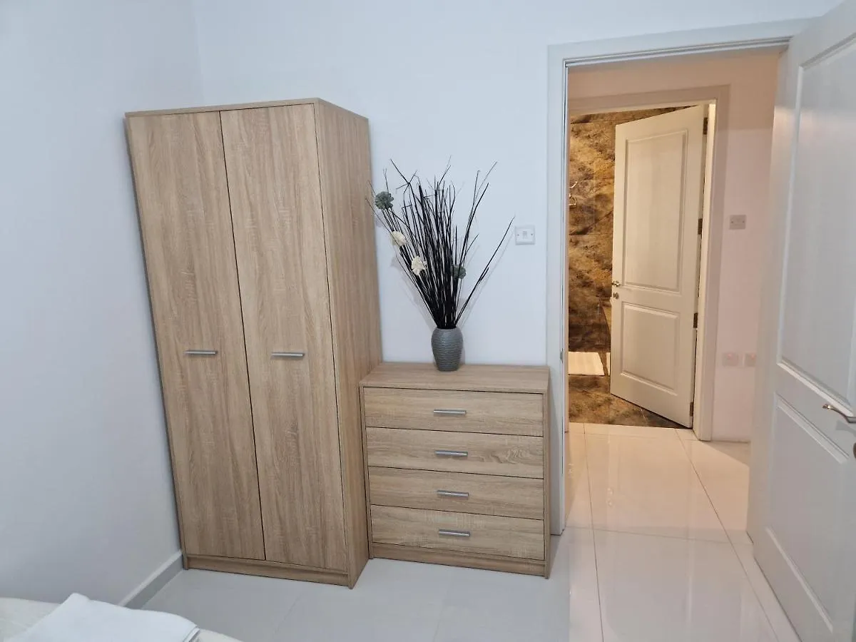 Town Pent House Apartment Luqa